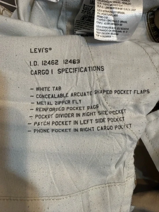 Levi's Khaki Cargo Pants 40 x 32 Multi-Pocket Design Levi's Cargo Pants - Picture 5 of 7